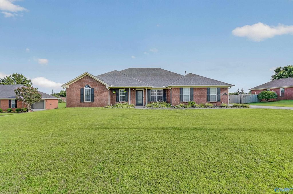 106 Stadia Circle, Harvest, AL 35749