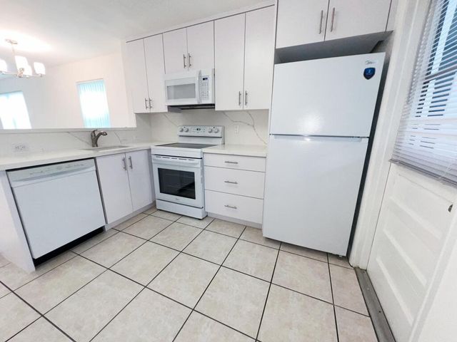 3777 NW 78TH Avenue 46E, Davie, FL 33024