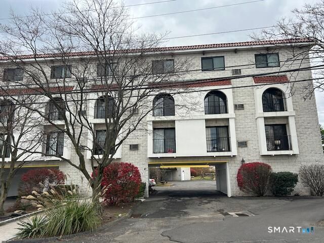 43 Seaview Avenue 16, Stamford, CT 06902
