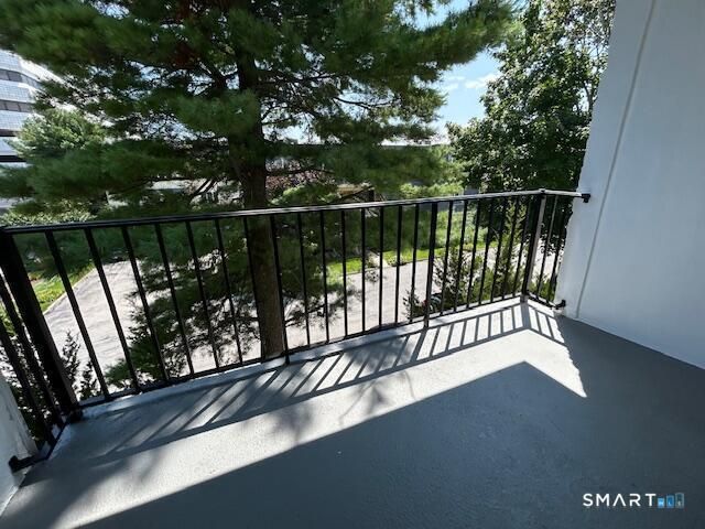 43 Seaview Avenue 16, Stamford, CT 06902