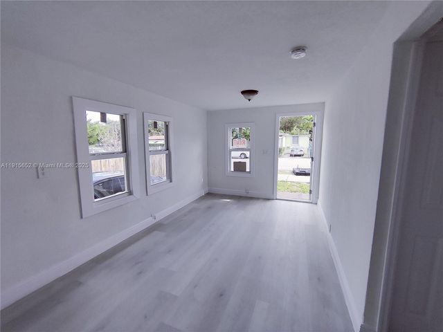 2103 NW 57th St, Miami, FL 33142