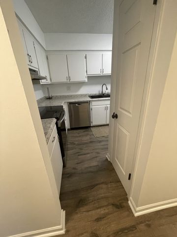 515 Basswood Ave Apt C39, Nashville, TN 37209