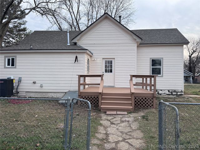 213 W Pine Street, Coweta, OK 74429