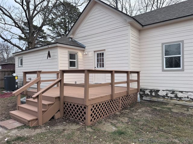 213 W Pine Street, Coweta, OK 74429