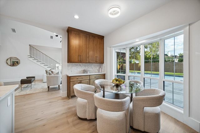 5665 Pine Forest Road, Houston, TX 77056