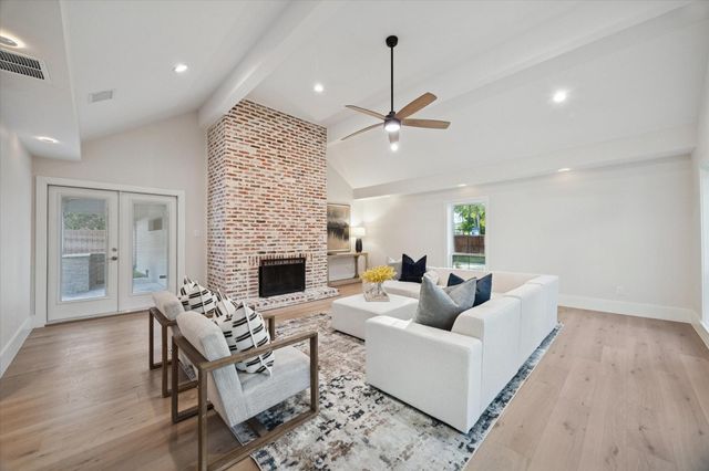 5665 Pine Forest Road, Houston, TX 77056