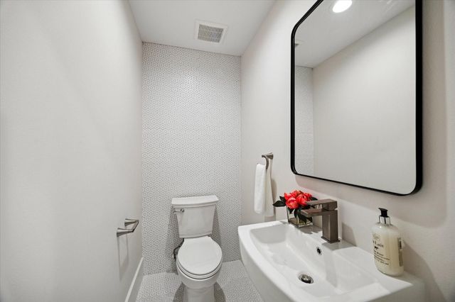 5665 Pine Forest Road, Houston, TX 77056