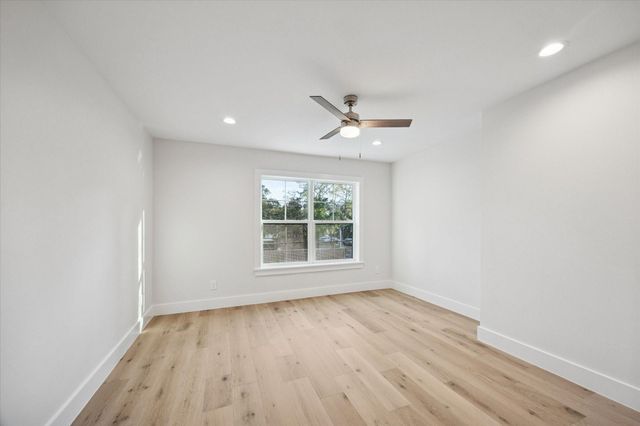 5665 Pine Forest Road, Houston, TX 77056