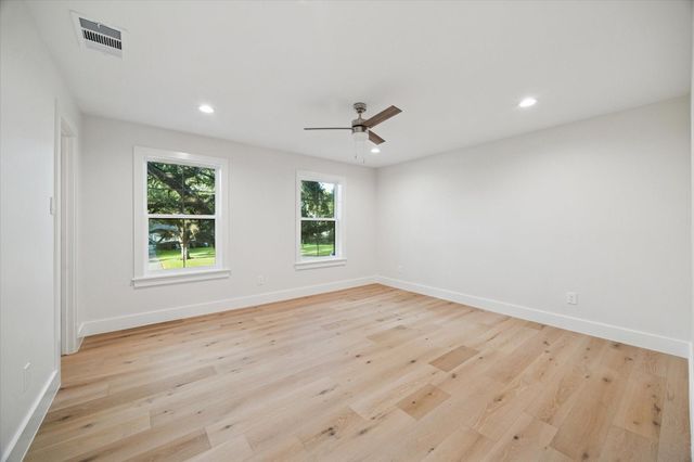 5665 Pine Forest Road, Houston, TX 77056