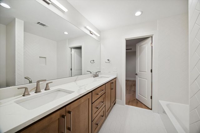 5665 Pine Forest Road, Houston, TX 77056