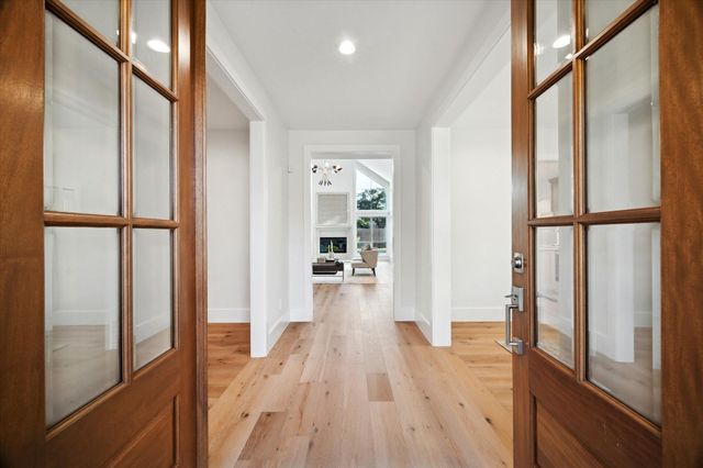 5665 Pine Forest Road, Houston, TX 77056