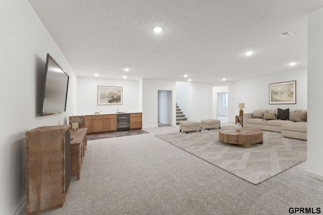 20605 Woodridge Drive, Gretna, NE 68028