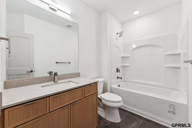 20605 Woodridge Drive, Gretna, NE 68028