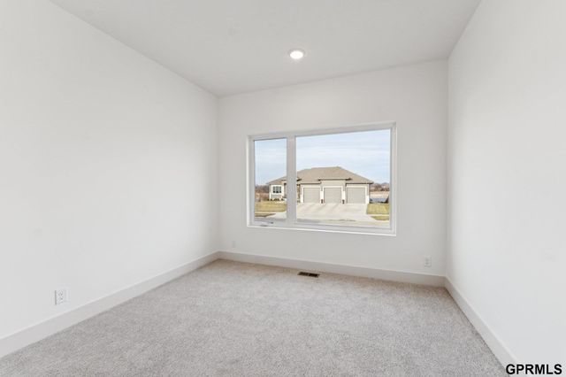 20605 Woodridge Drive, Gretna, NE 68028