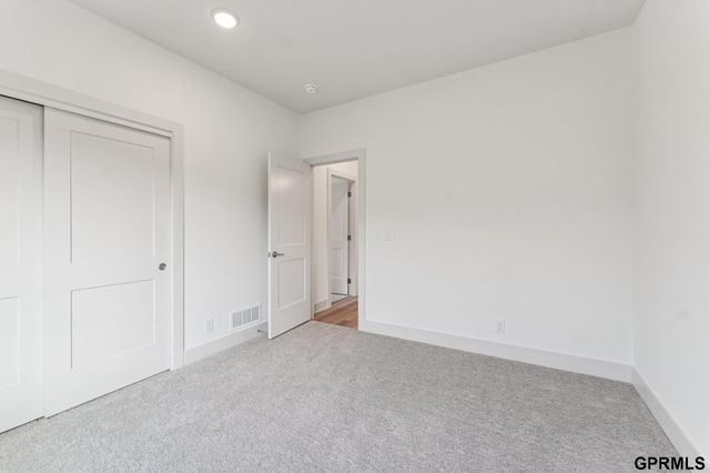 20605 Woodridge Drive, Gretna, NE 68028