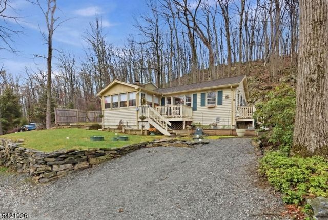 12 Cliffside Ter, Vernon Twp., NJ 07461