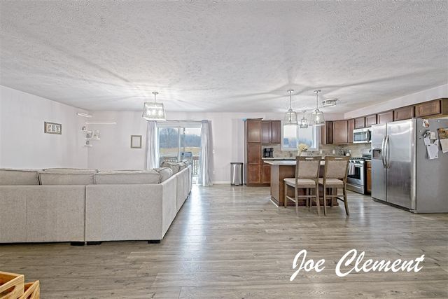 7348 17 Mile Road, Cedar Springs, MI 49319