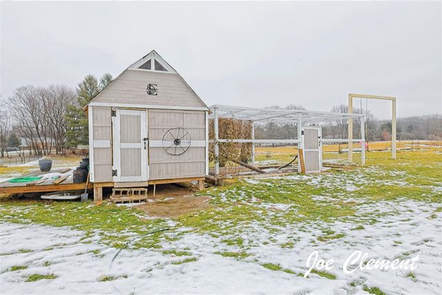 7348 17 Mile Road, Cedar Springs, MI 49319