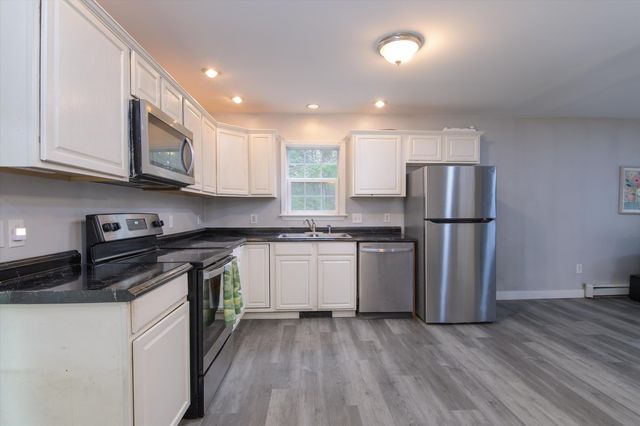 22 Deans Landing, Chesterfield, NH 03443