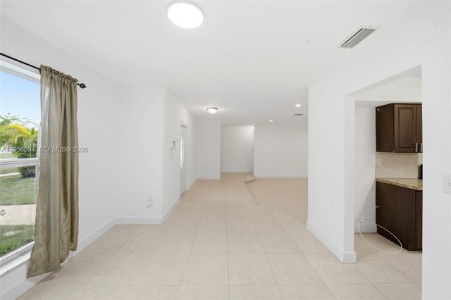 20 NE 210th St, Miami Gardens, FL 33179
