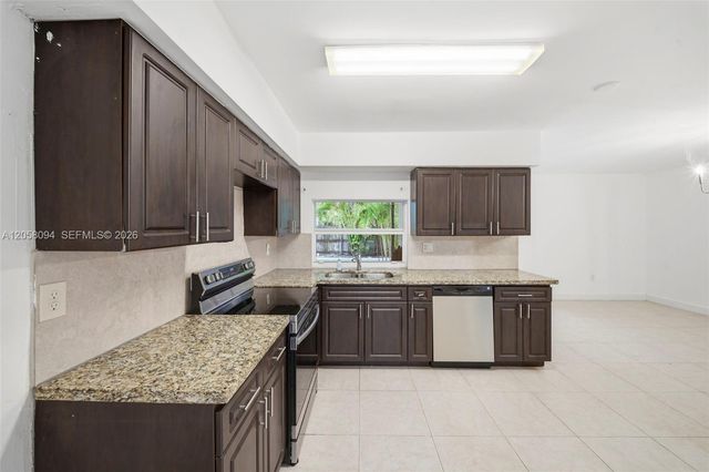 20 NE 210th St, Miami Gardens, FL 33179