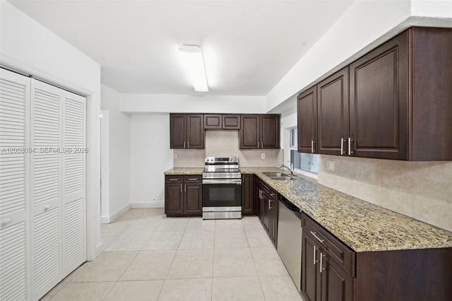 20 NE 210th St, Miami Gardens, FL 33179