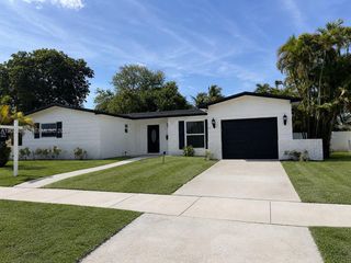 20 NE 210th St, Miami Gardens, FL 33179