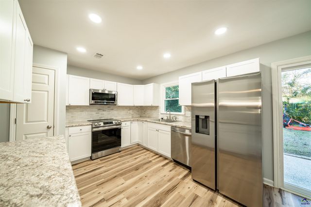 303 Laurie Lane, Warner Robins, GA 31088