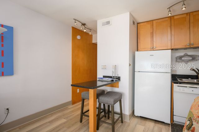 4 N Forest Beach Dr Apt 125, Hilton Head Island, SC 29928