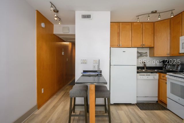 4 N Forest Beach Dr Apt 125, Hilton Head Island, SC 29928