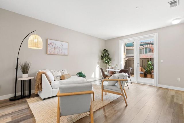 1066 41st Avenue D106, Capitola, CA 95010