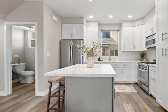 1066 41st Avenue D106, Capitola, CA 95010