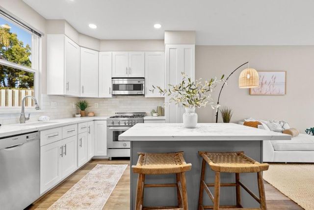 1066 41st Avenue D106, Capitola, CA 95010