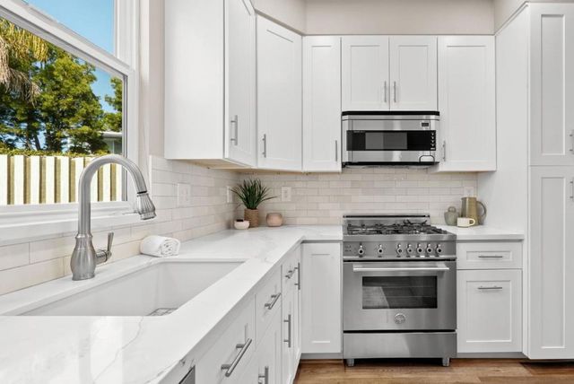 1066 41st Avenue D106, Capitola, CA 95010