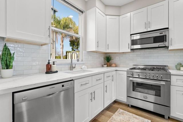 1066 41st Avenue D106, Capitola, CA 95010