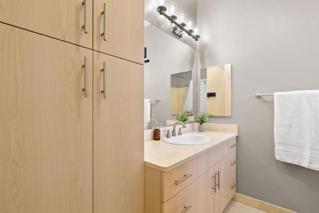 1066 41st Avenue D106, Capitola, CA 95010