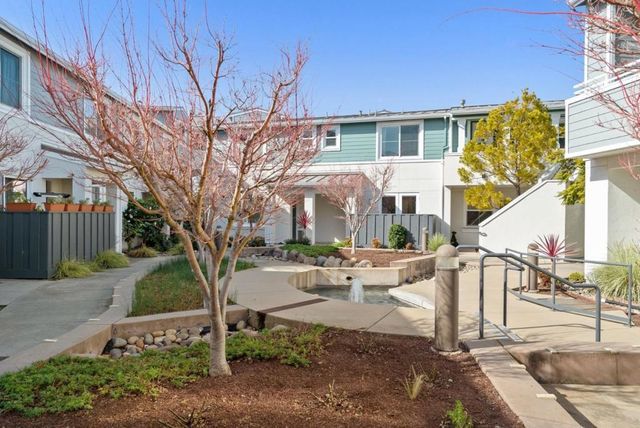 1066 41st Avenue D106, Capitola, CA 95010