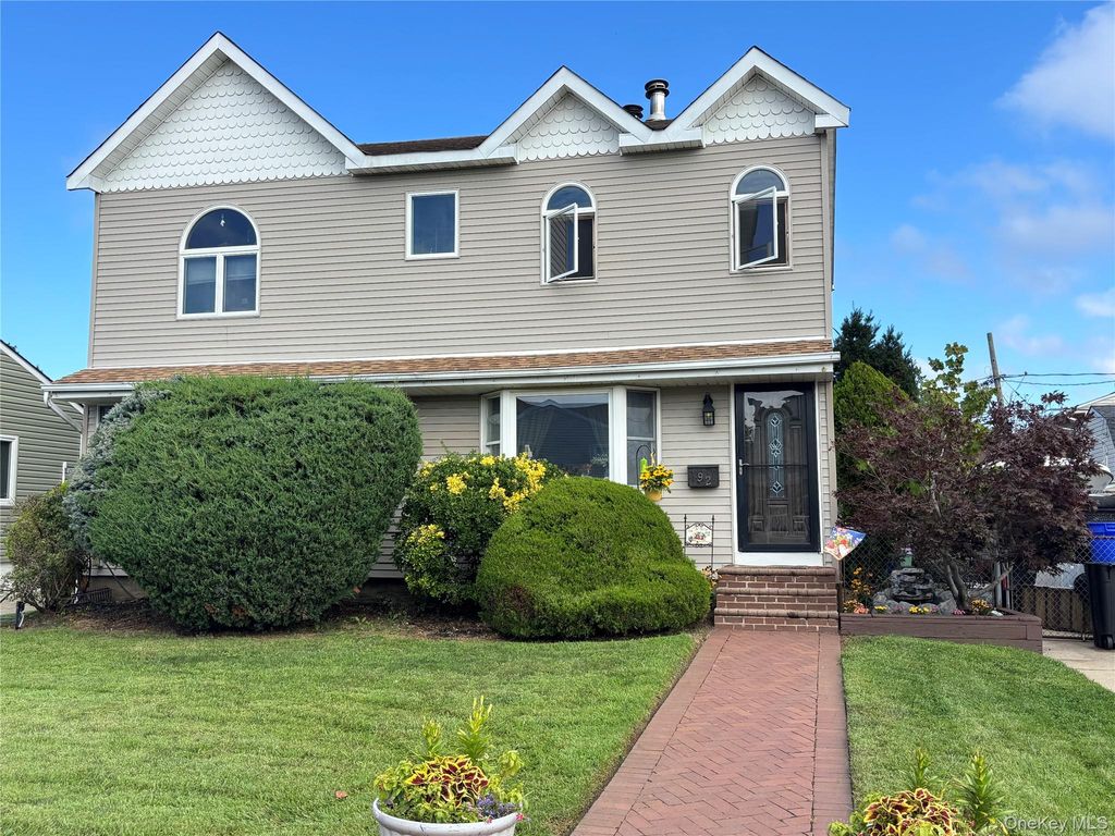 92 Van Buren Street, Freeport, NY 11520 — exterior