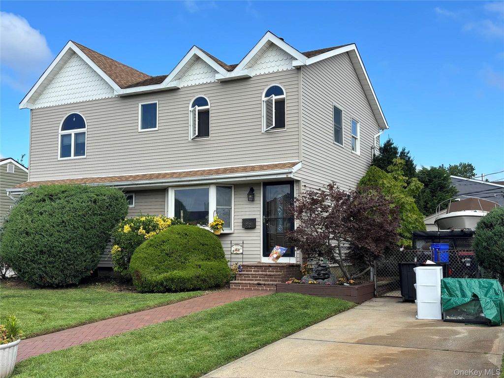92 Van Buren Street, Freeport, NY 11520 — photo 2