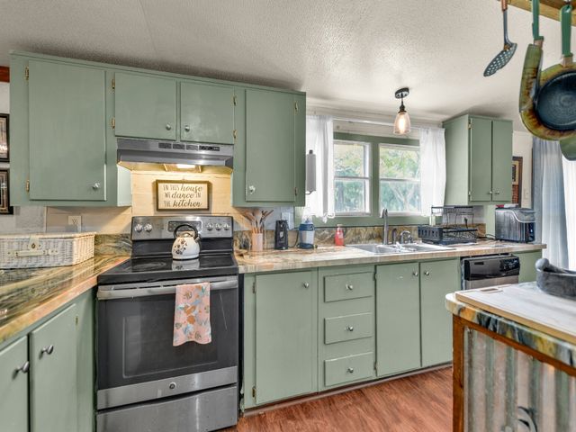 5402 Clear View Drive, Granbury, TX 76048