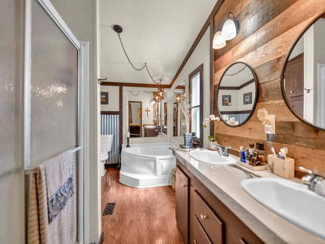 5402 Clear View Drive, Granbury, TX 76048