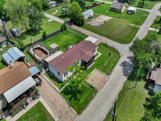 5402 Clear View Drive, Granbury, TX 76048