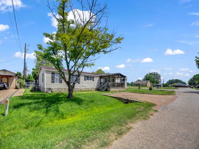 5402 Clear View Drive, Granbury, TX 76048