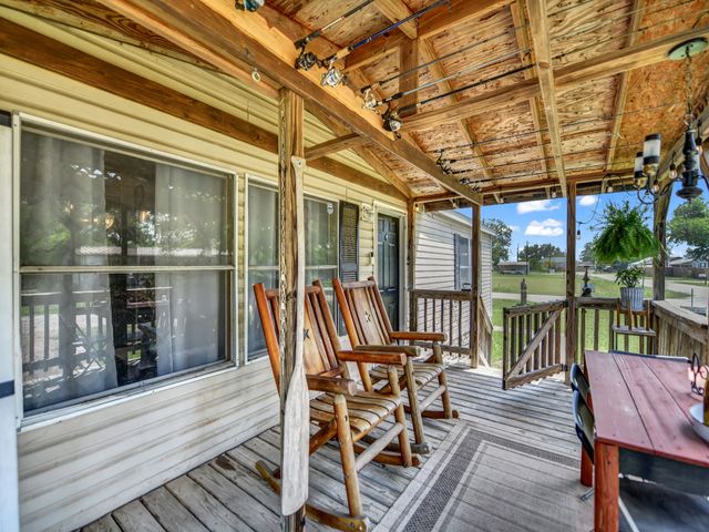 5402 Clear View Drive, Granbury, TX 76048