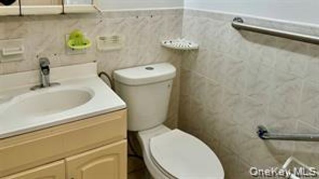 84-70 129 Street 6J, Kew Gardens, NY 11415