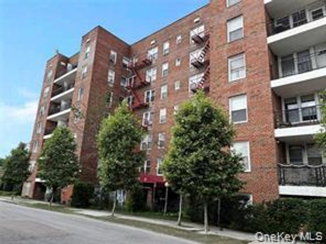 84-70 129 Street 6J, Kew Gardens, NY 11415