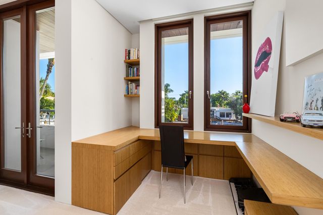 10 Pelican Drive, Fort Lauderdale, FL 33301