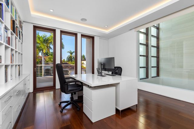 10 Pelican Drive, Fort Lauderdale, FL 33301