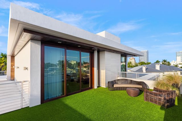 10 Pelican Drive, Fort Lauderdale, FL 33301
