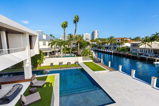 10 Pelican Drive, Fort Lauderdale, FL 33301
